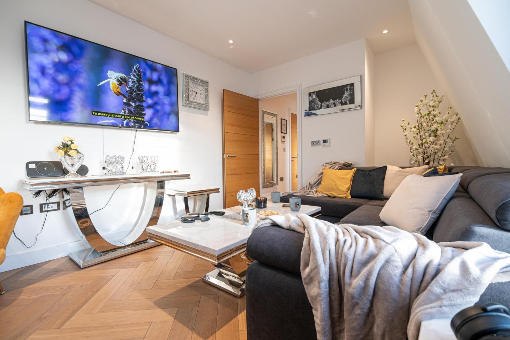 Stunning 1-Bedroom Penthouse In Marble Arch 72 Лондон Экстерьер фото